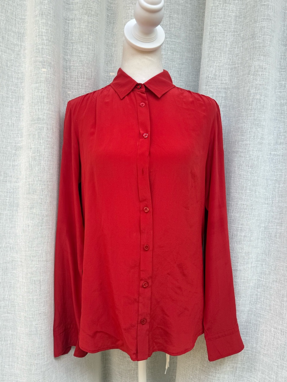 Weekend MaxMara red button down silk long sleeve blouse